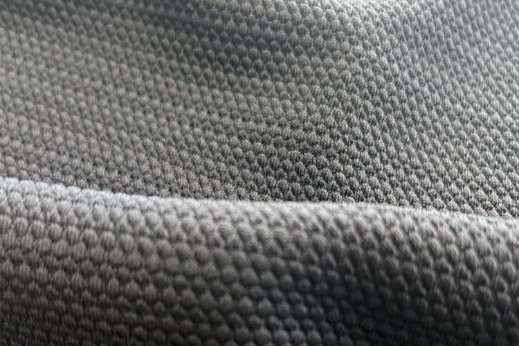 roupa material reciclado