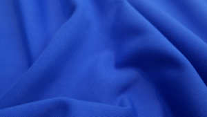 Tecido para recuperação muscular Infraboost Impact New, da Diklatex, em azul.